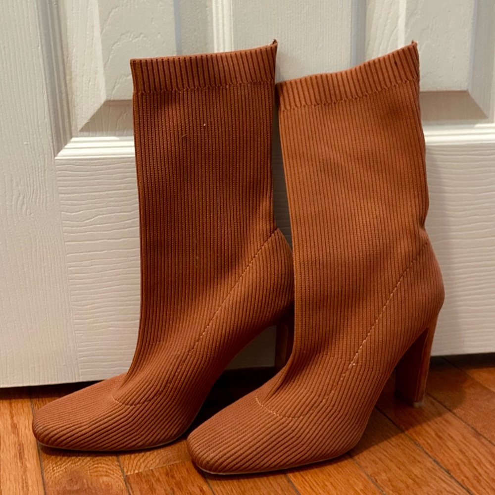 Elegant Tan Women's Ankle Boots